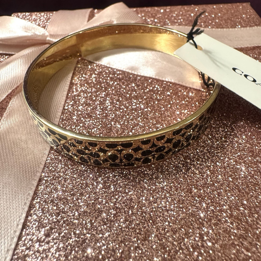 NWT Coach Enamel logo gold tone Signature Bangle bracelet Pink Box MSRP:$148 - Picture 9 of 13